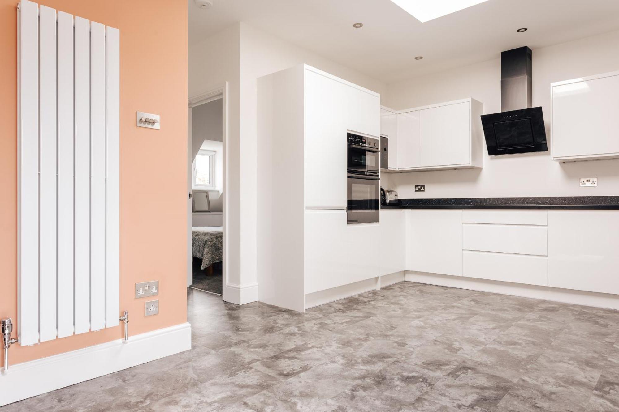 Private Two Bedroom Residence In Southbourne - Private Parking - Off The High Street - Minutes Away From The Beach Bournemouth Exteriör bild